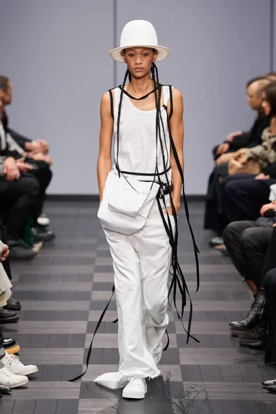Look 37